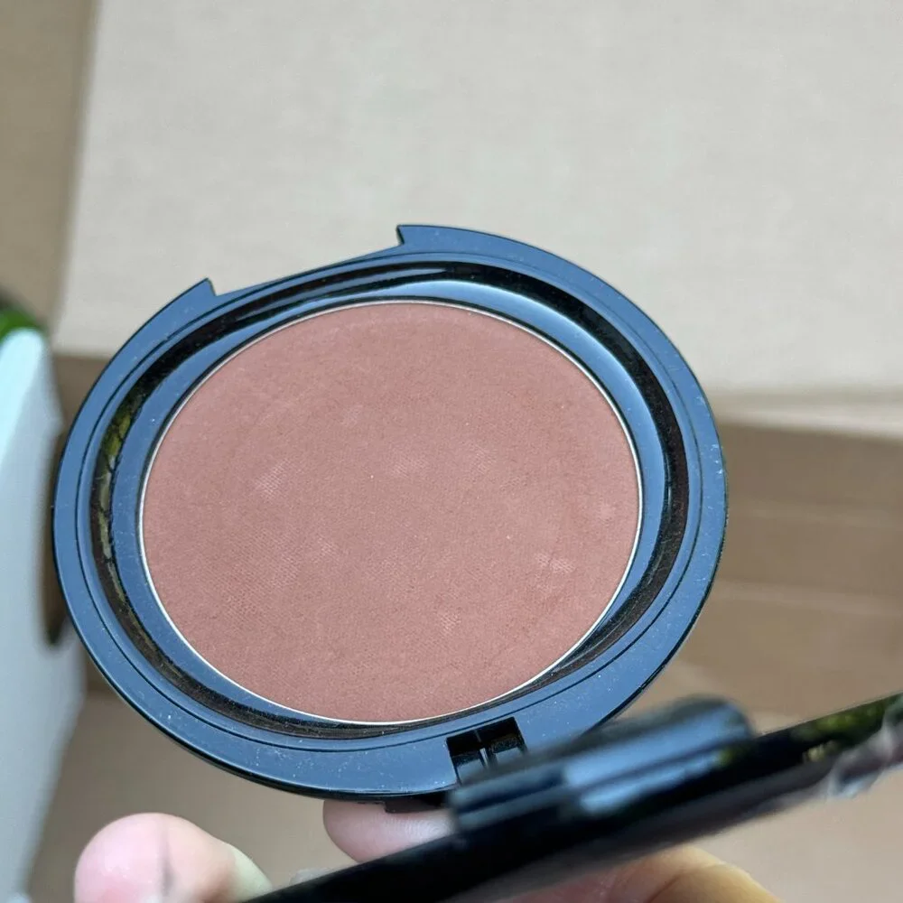 OSP Cosmetics Photochromatic Pressed Powder in Cocoa Bean